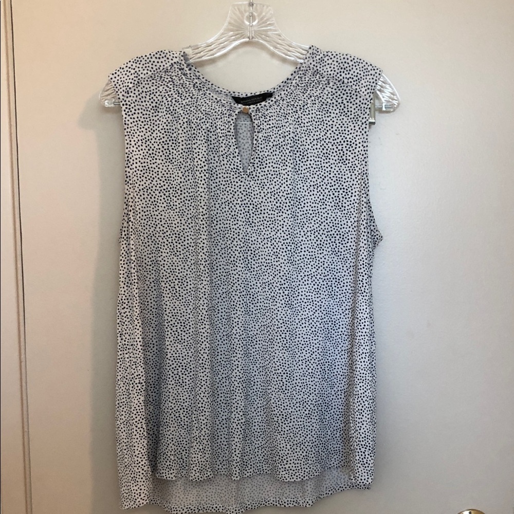 Banana Republic White Sleeveless Dotted Keyhole Top